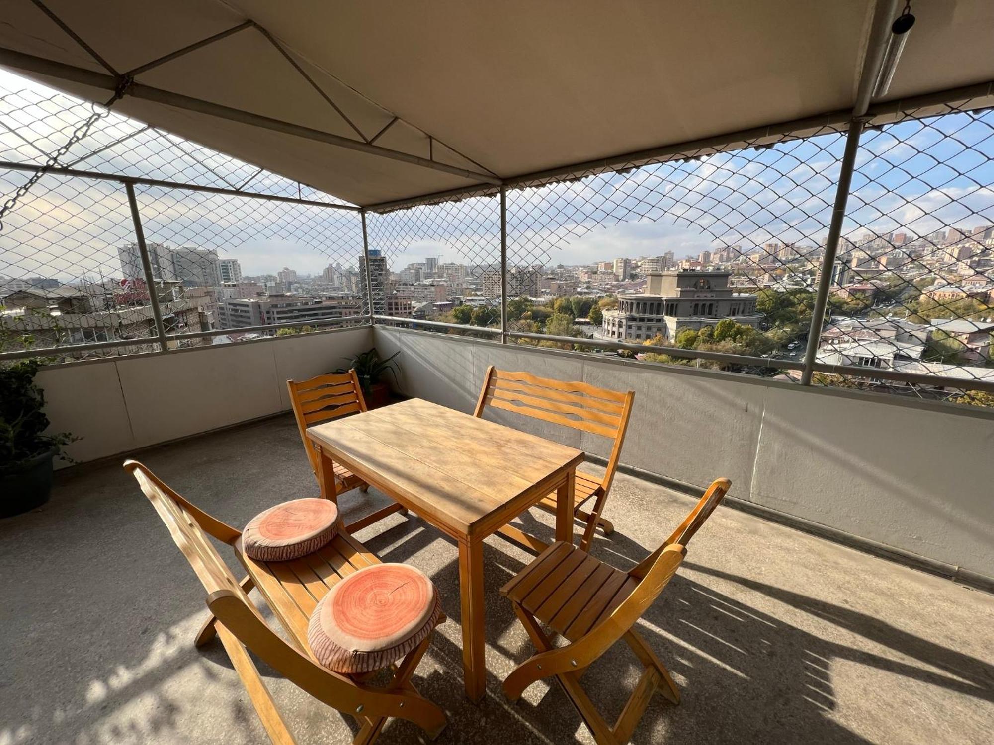 The View Apartments Erevan Esterno foto
