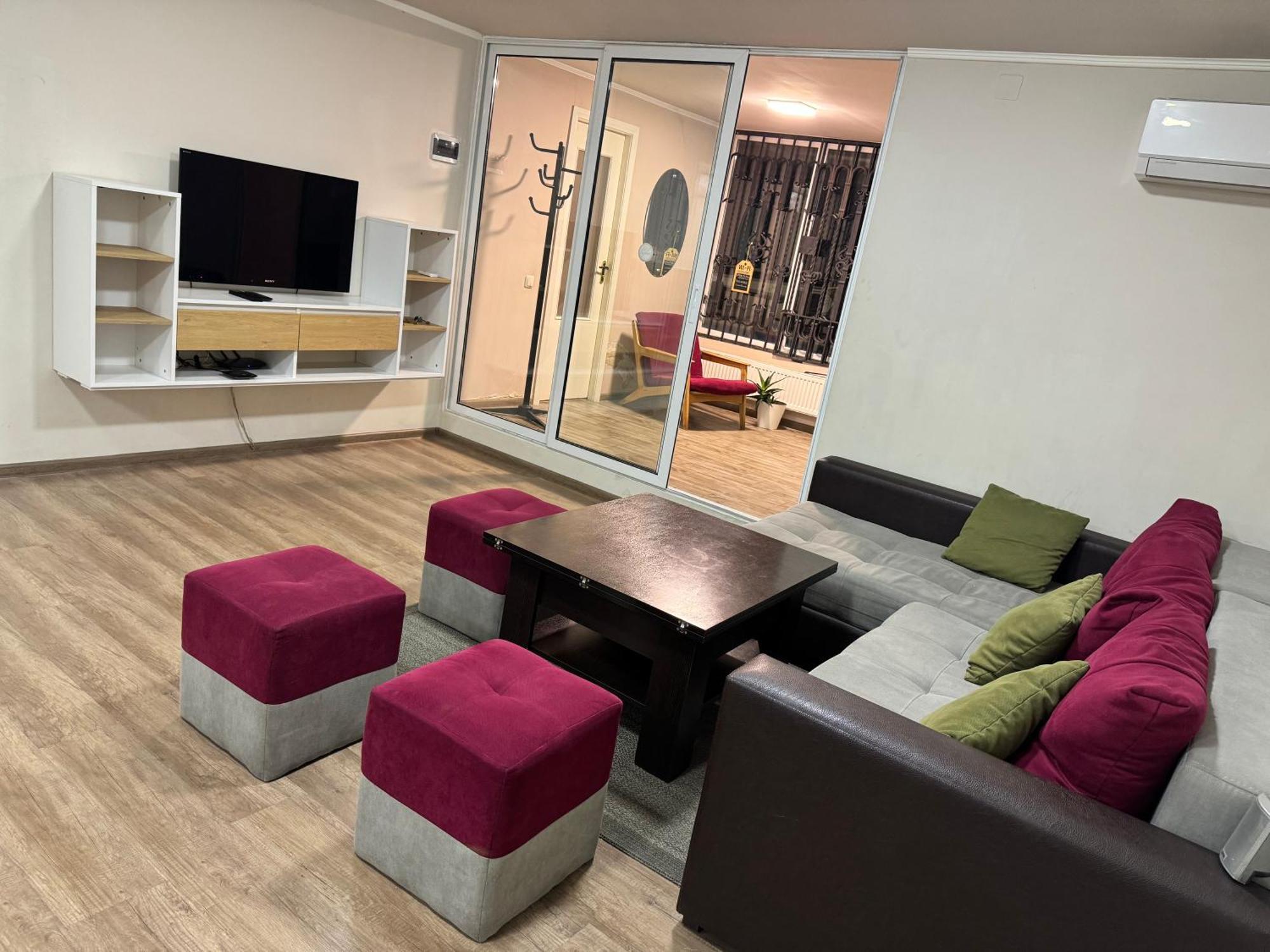 The View Apartments Erevan Esterno foto