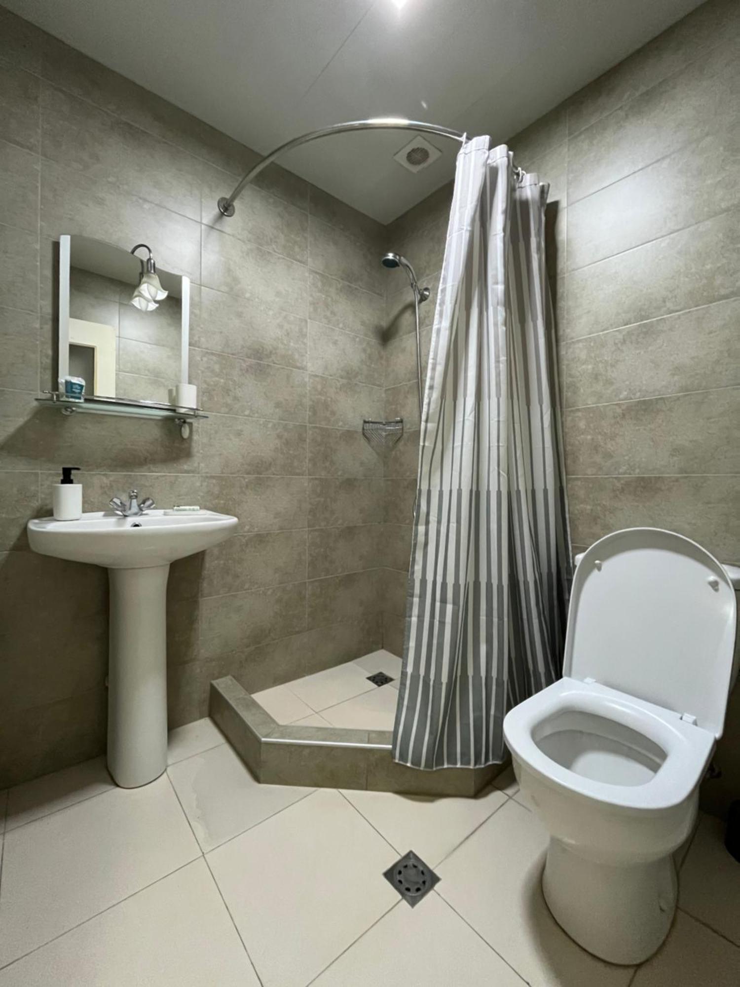 The View Apartments Erevan Esterno foto