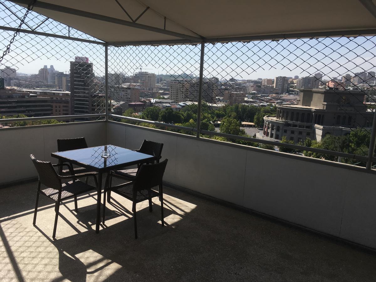 The View Apartments Erevan Esterno foto