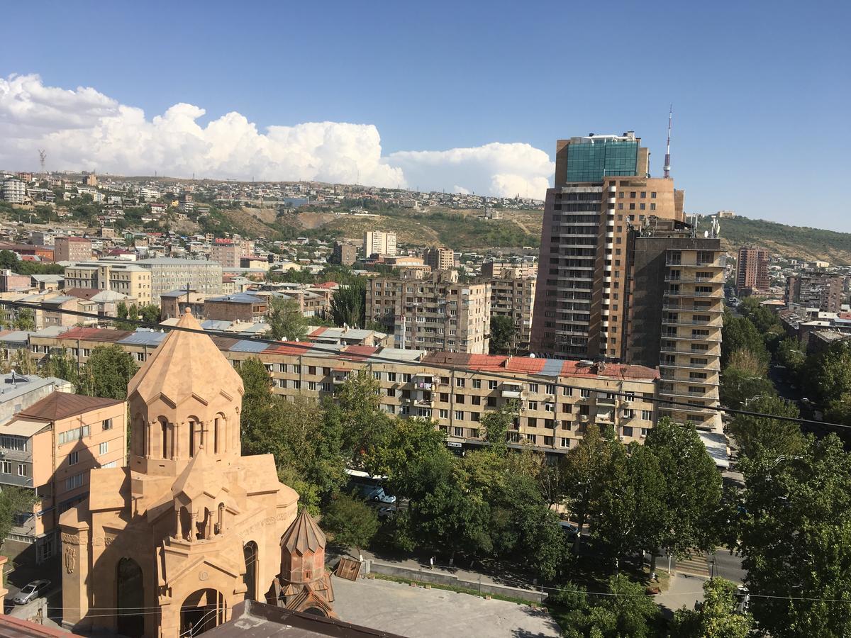 The View Apartments Erevan Esterno foto