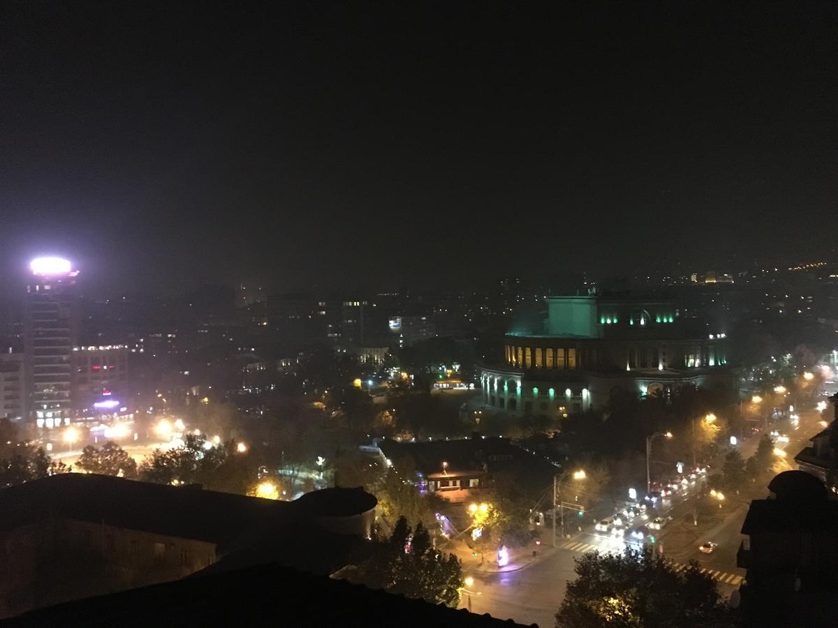 The View Apartments Erevan Esterno foto