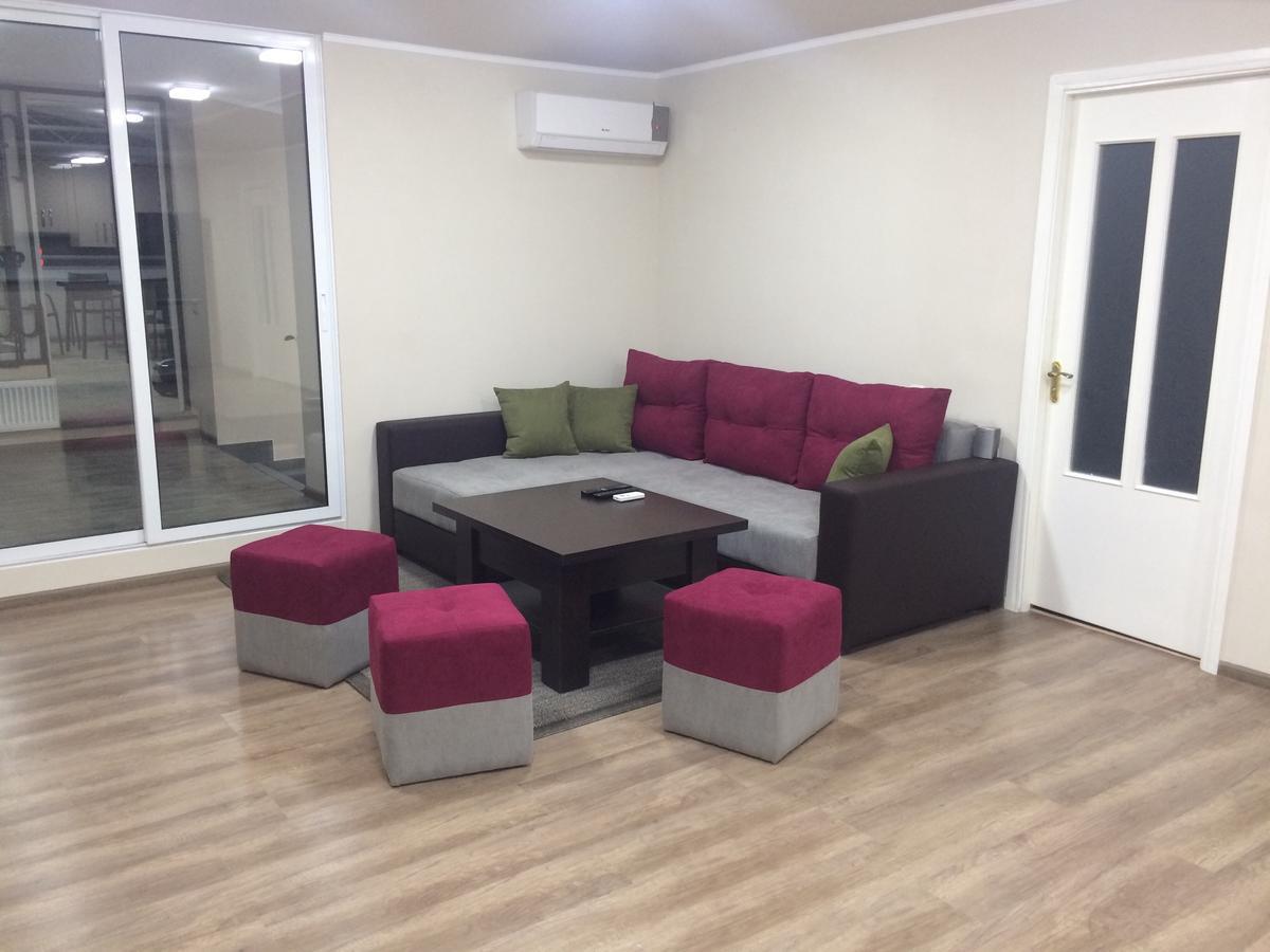 The View Apartments Erevan Esterno foto